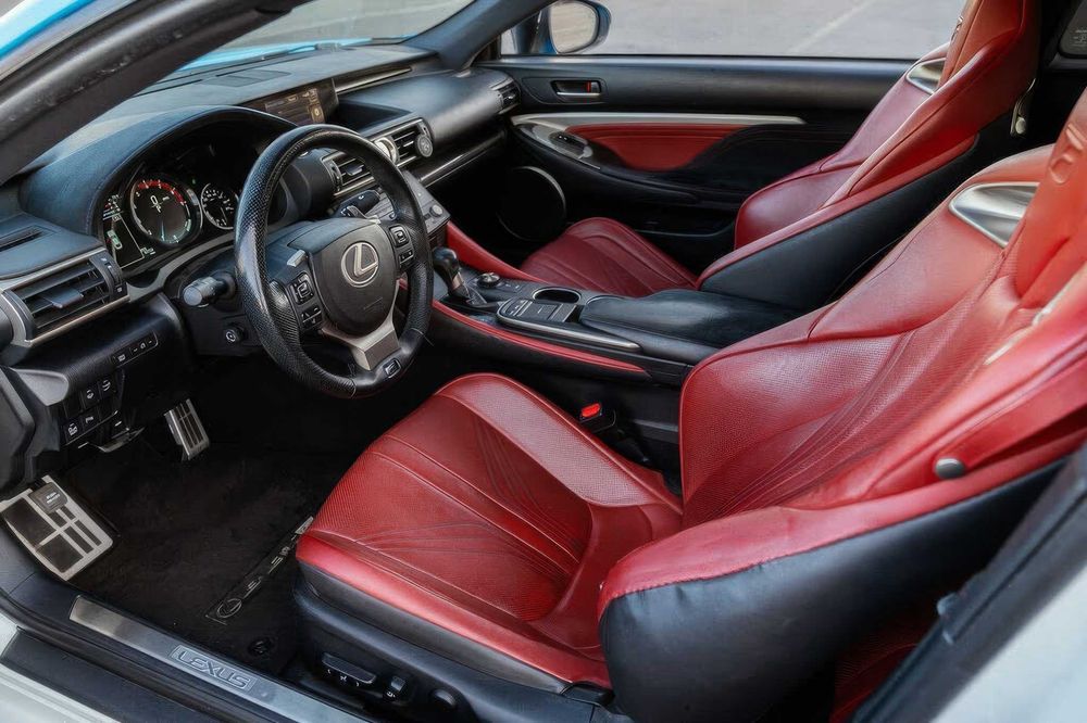 Lexus RC-F      2017