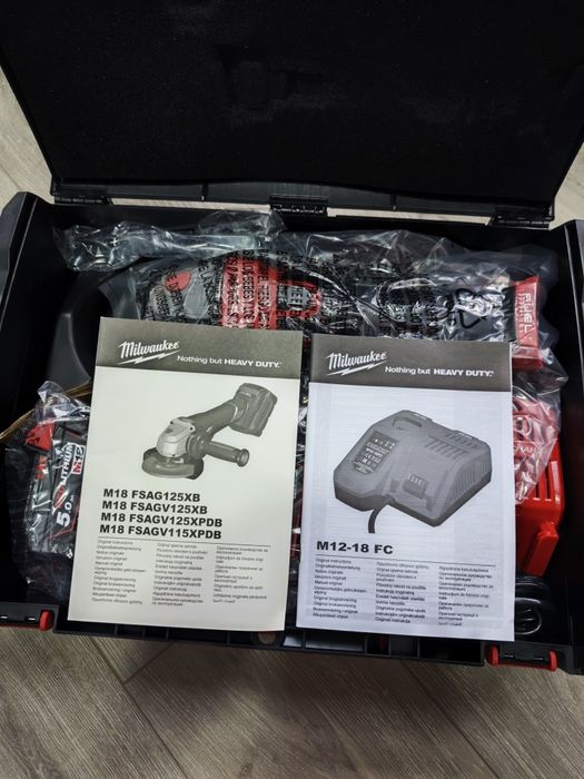 Болгарка (кутова шліфувальна машина) акумуляторна Milwaukee M18 FSAG12