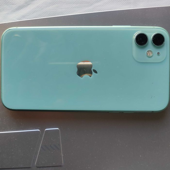 iPhone 11 iPhone 11
