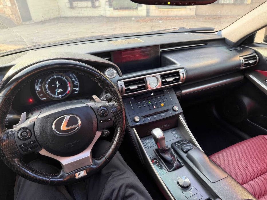 Lexus IS 300      2016