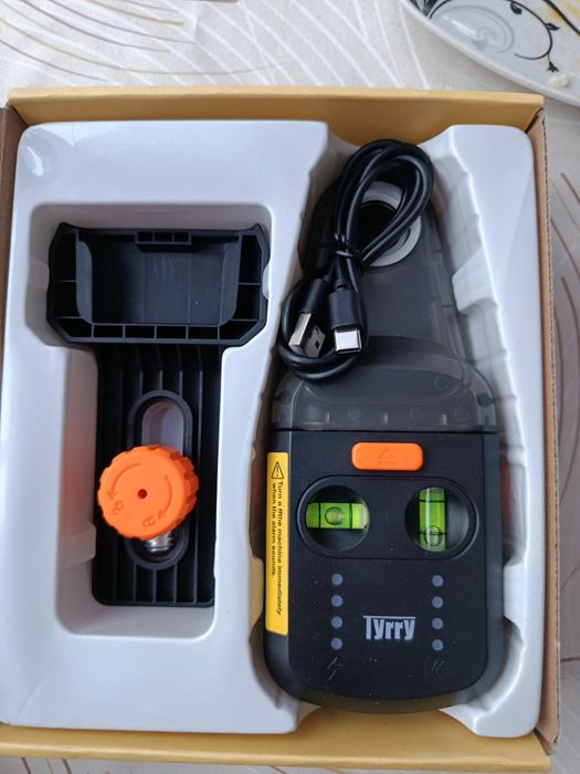 Narzędzie Laserowe 4-w-1 z Liniowym Laser