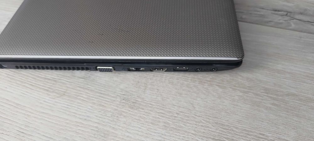 Acer Aspire 5741G i5-430M GeForce GT 320M
