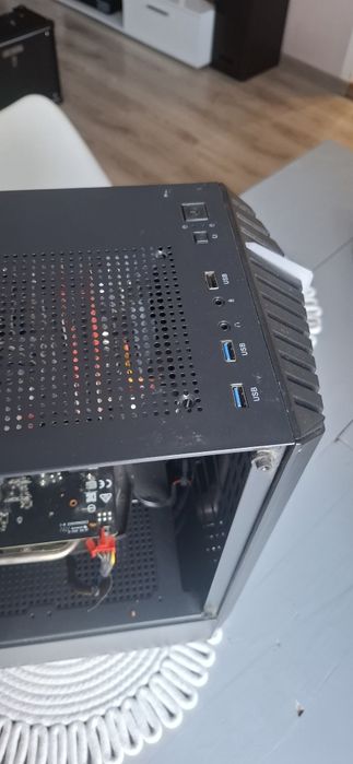 Komputer stacjonarny rezerwacja do soboty