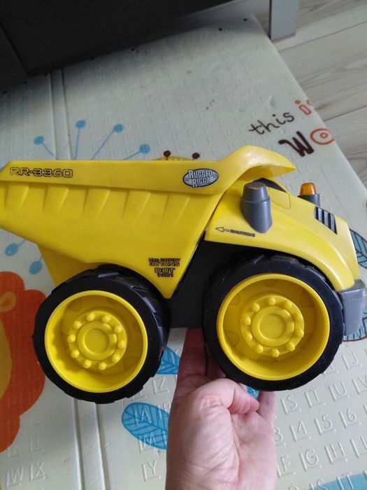 Duże auto little tikes