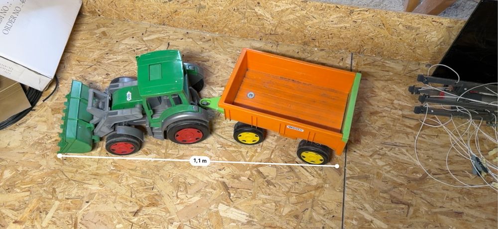 Traktor z przyczepką WADER