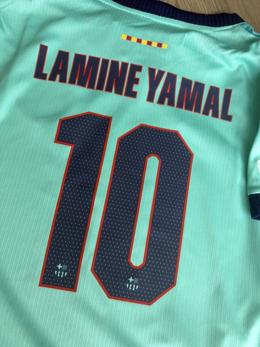 140 yamal lamine stroj fc barcelona
