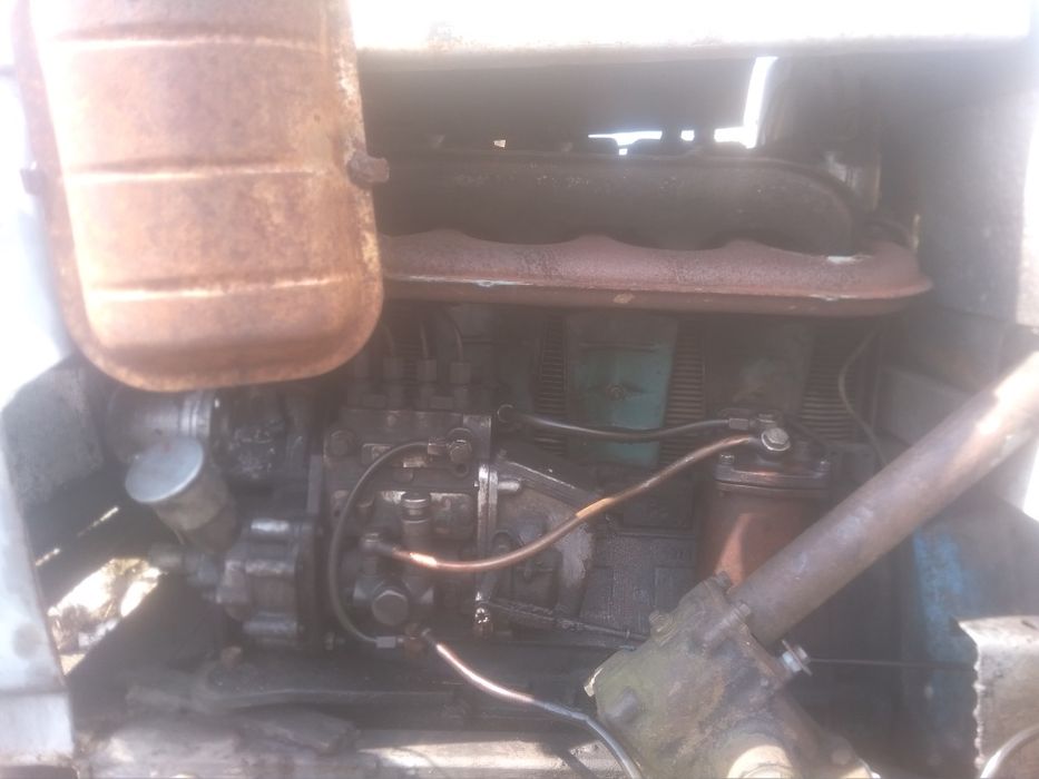 Саморобний трактор торг присутній