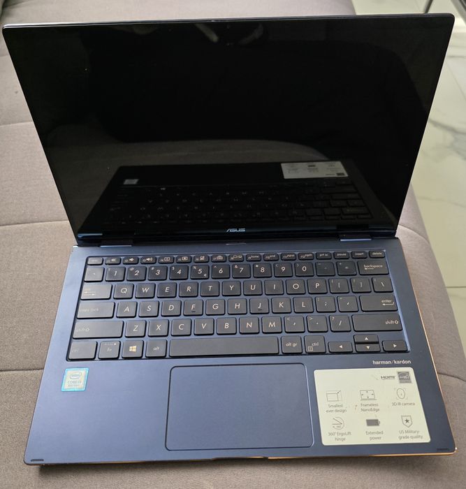 Laptop -tablet asus  niebieski mały stan bardzo dobry