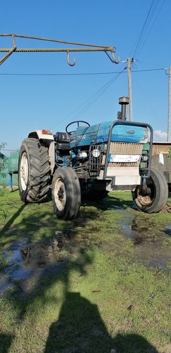 Trator Ford 2910