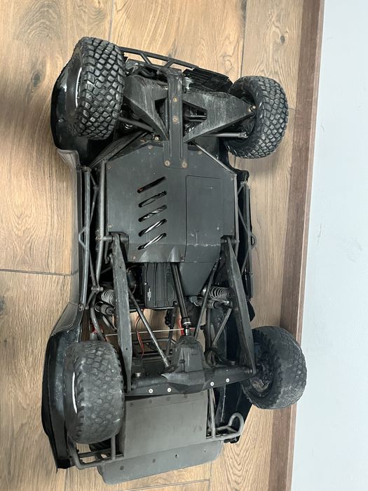 Traxxas udr combo hobbywing max8