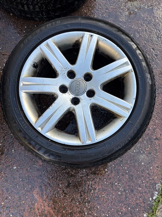 Sprzedam 4 felgi z oponami z Audi A4 | Rozstaw śrub 5×112, 17 cali