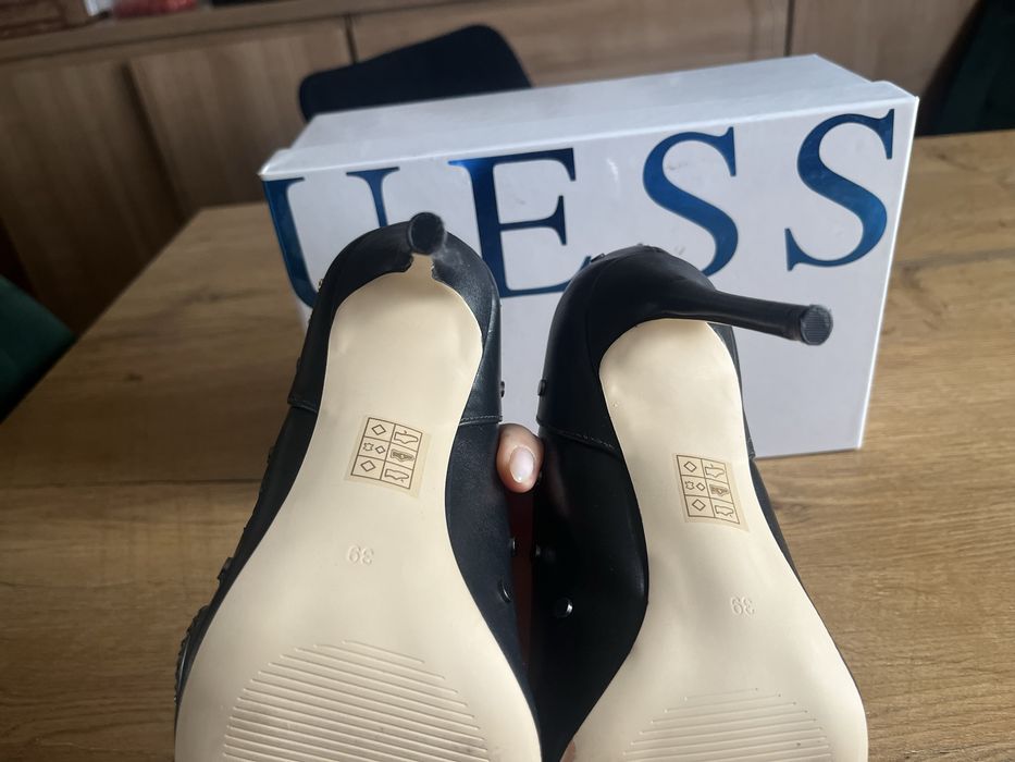 Buty szpilki guess 39 739zl zdobione
