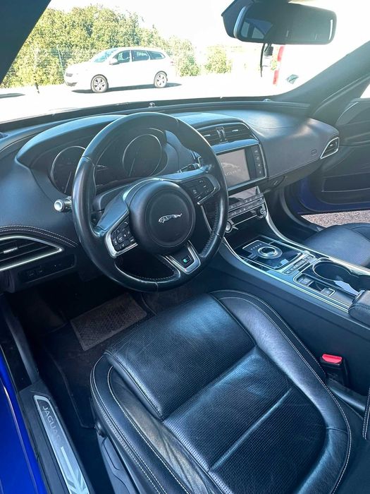 Venda de Carro Modelo Jaguar XE