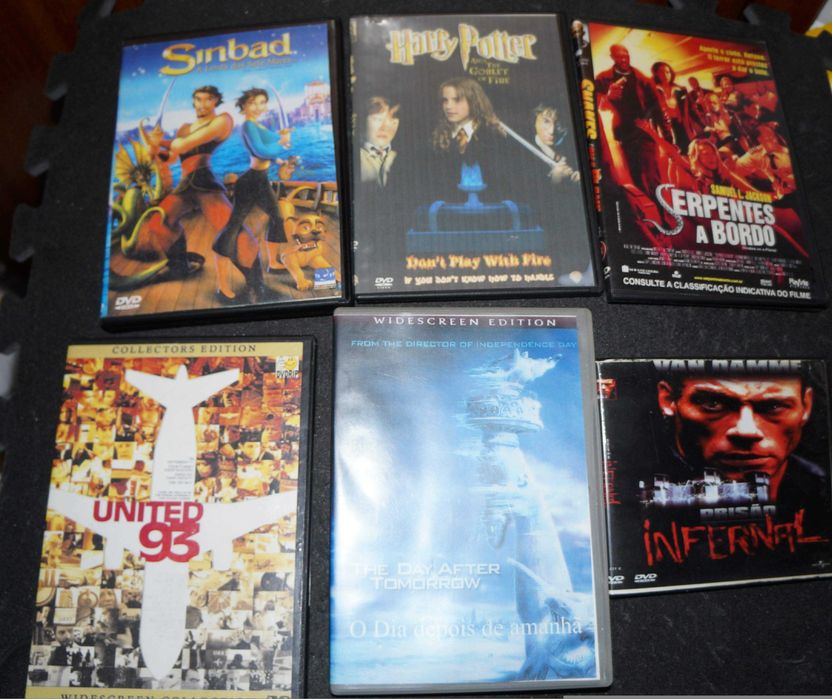 Ofereço  35 DVDs