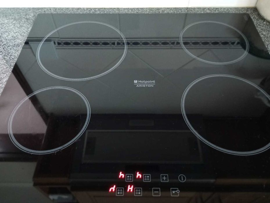 Placa vitrocerâmica Hotpoint Ariston