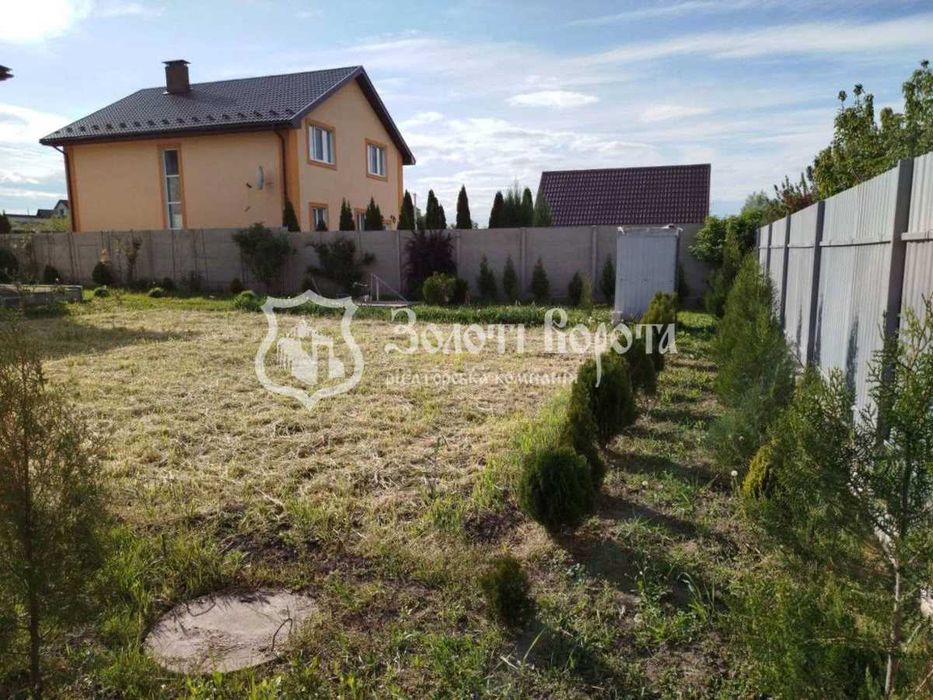 Будинок, 2 пов. Під ремонт. с. Погреби, Броварський район