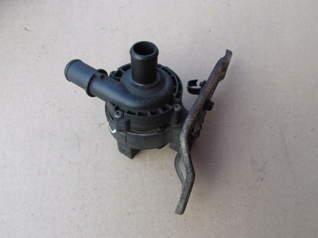 suzuki grand vitara ii 1.9 ddis 06/12 pompka pompa obiegu wody