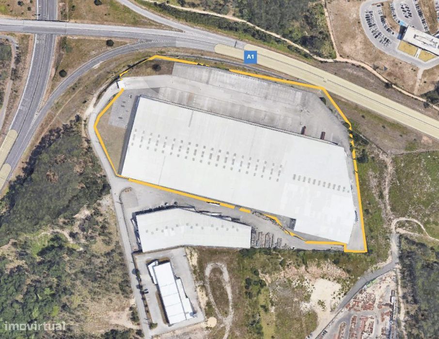 Armazém Logístico Leiria Arrendamento | 5.021 m2 | 5 Cais