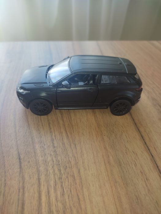 Іграшкова машину Rand Rover EVOQUE
