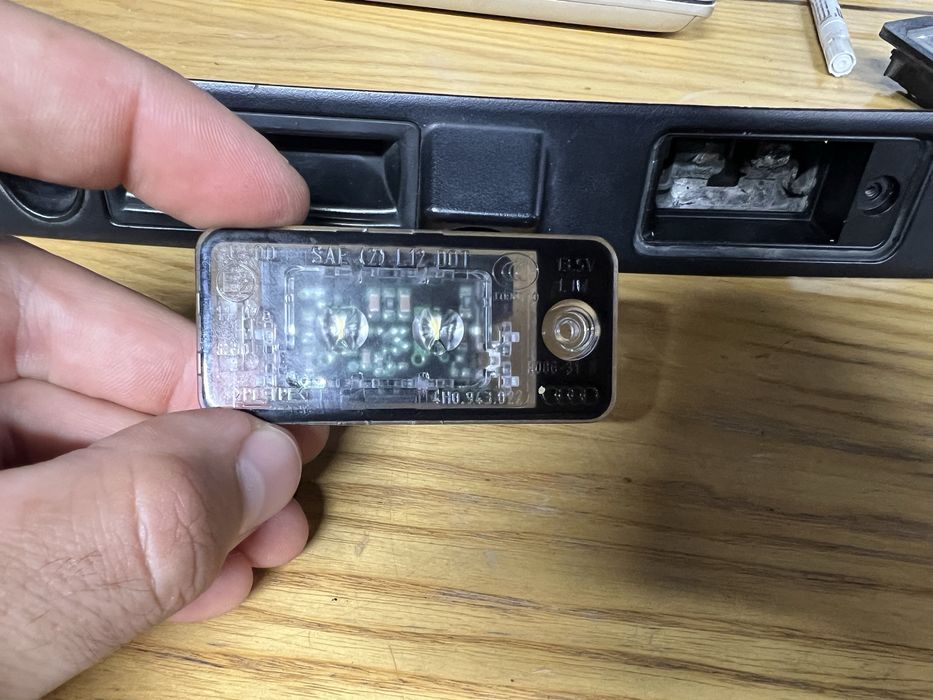 4H0827574B підсвітка номера Audi A8 Q7