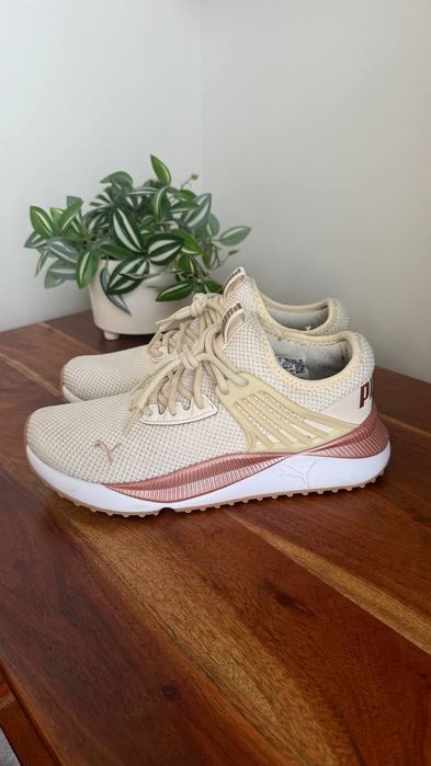 Жіночі кросівки PUMA як нові