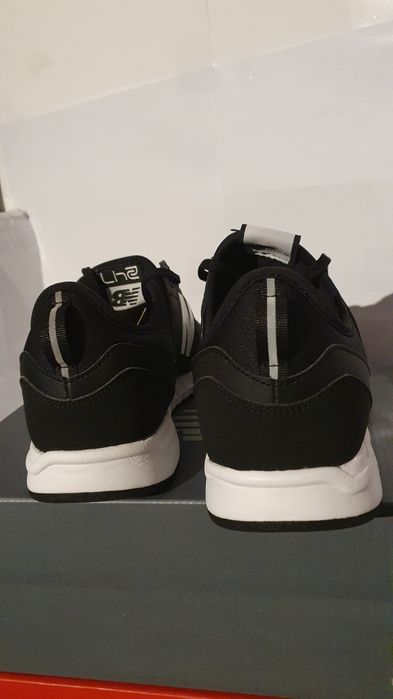 Sneakersy nowe męskie czarne New Balance rozmiar 42