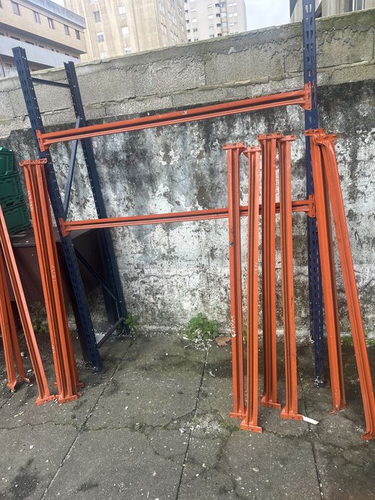 Vendo prateleiras de grande suporte