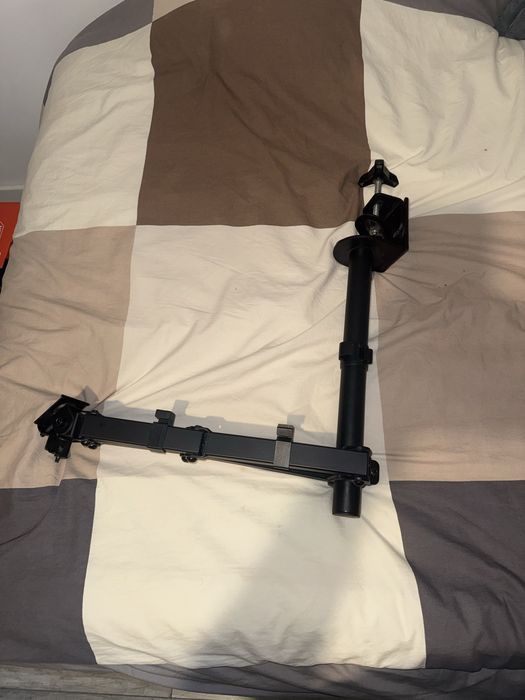 Uchwyt na dwa monitory maclean