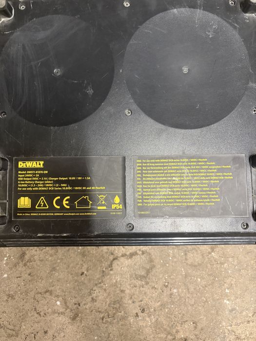 Radio Dewalt +zasilacz