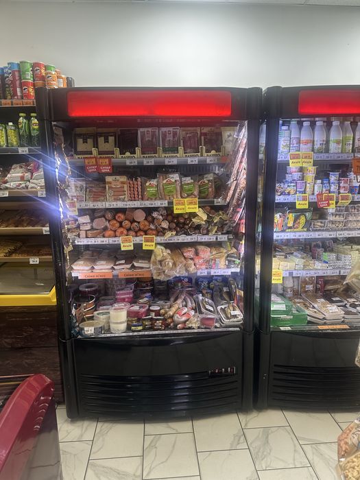 Продам холодильні віртрмни - регал!