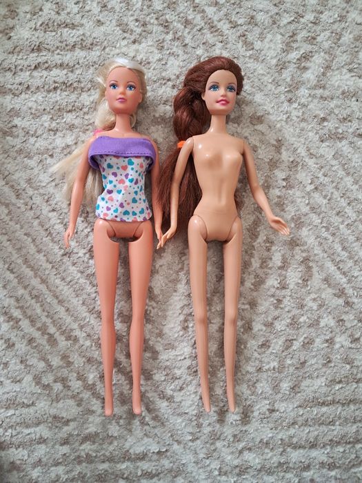 Різні ляльки для дівчинки