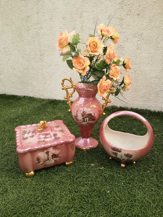 Conjunto de porcelanas + antiguidades