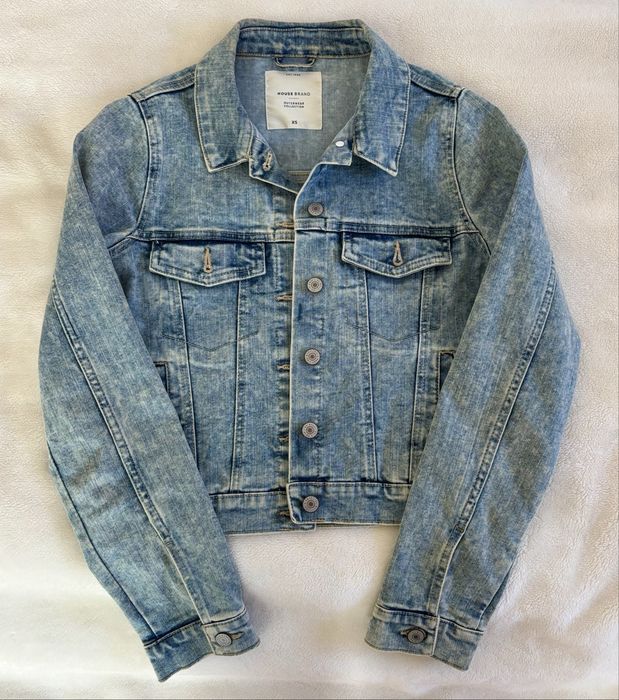 Jeansowa kurtka jak nowa