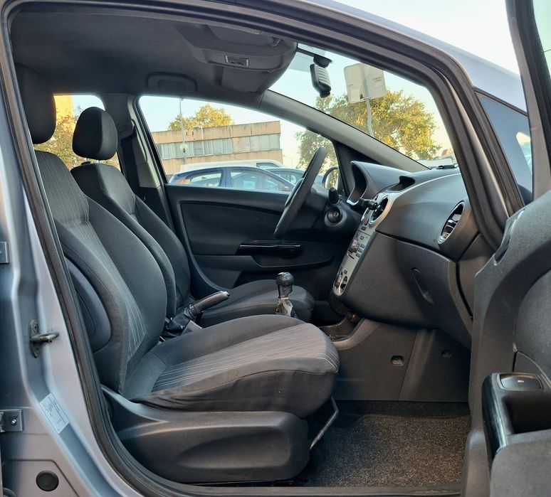 Opel Corsa D 1.3CDTi C/AC Nacional 07