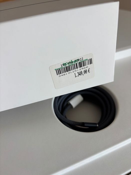 MacBook Air 13, M3, 2024, 256 GB, Como Novo, com factura