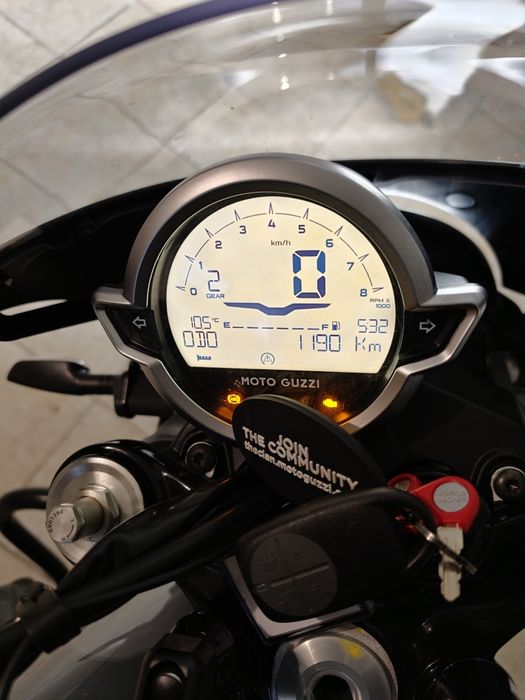 Moto Guzzi V7 Sport 2025