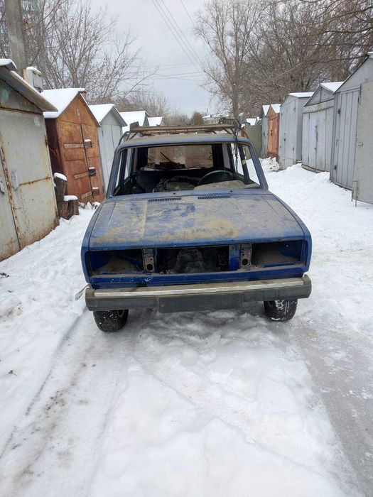 Кузов ВАЗ 2104 першої комплектації.