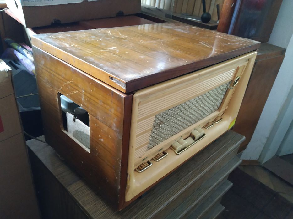 Магнітофон бобінний Дніпро