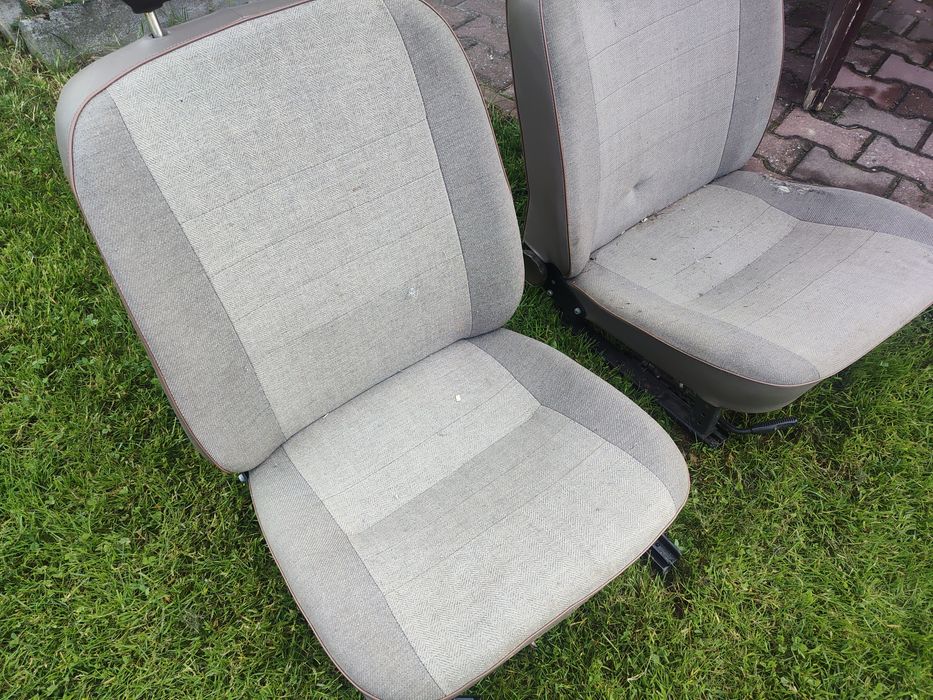 Fotele skoda favorit