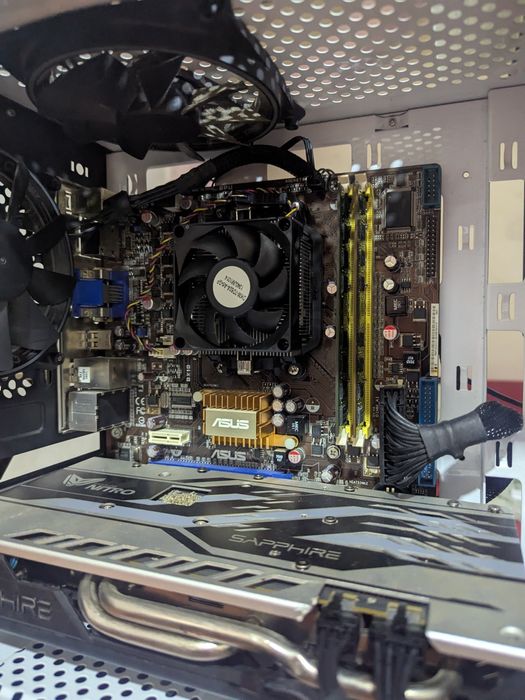 Комплект материнська плата процесор та оперативна пам'ять