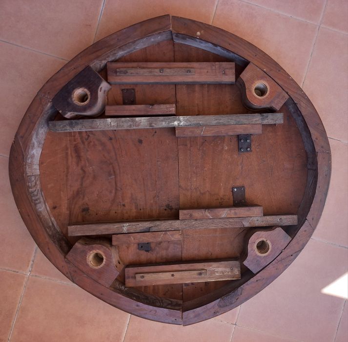 Mesa de madeira (90cm de diâmetro)