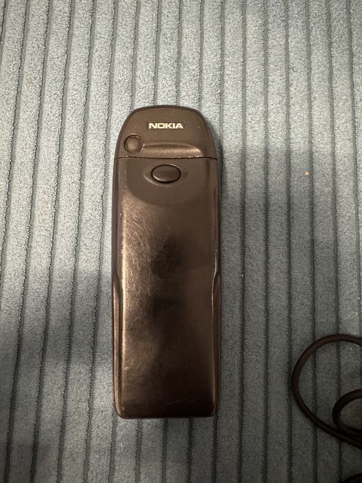 Nokia 6310i z ładowarka