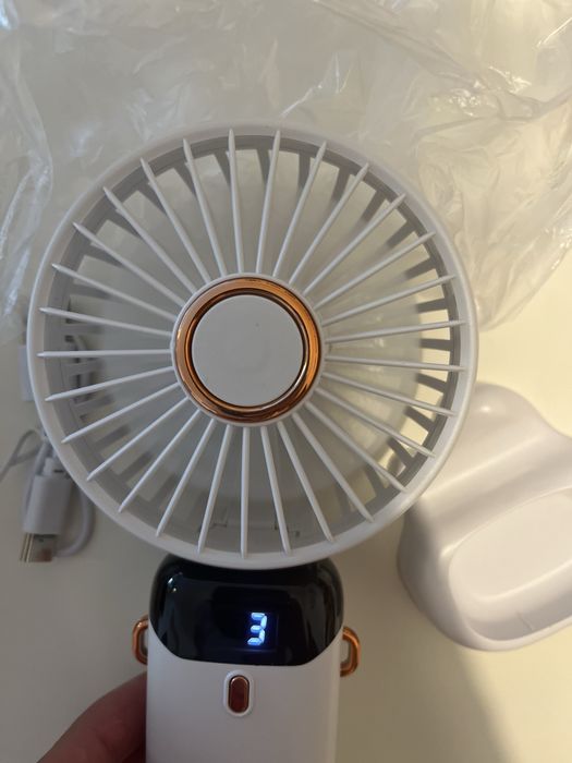 Ventoinha portatil USB com 5 velocidades e display digital