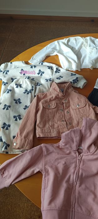 Conjunto de roupas para menina (1 ano)