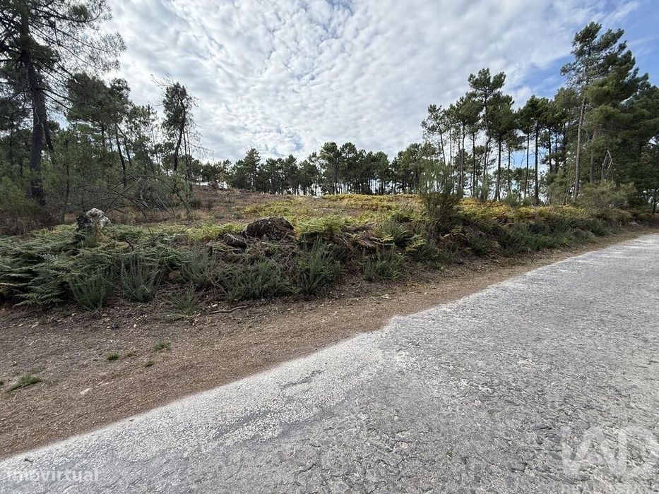 Terreno para construção em Mouçós e Lamares de 3484,00 m2