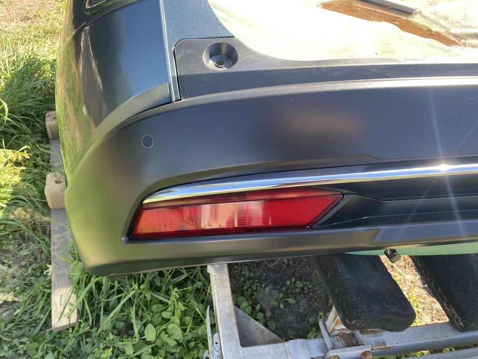 Бампер задній Honda M-NV