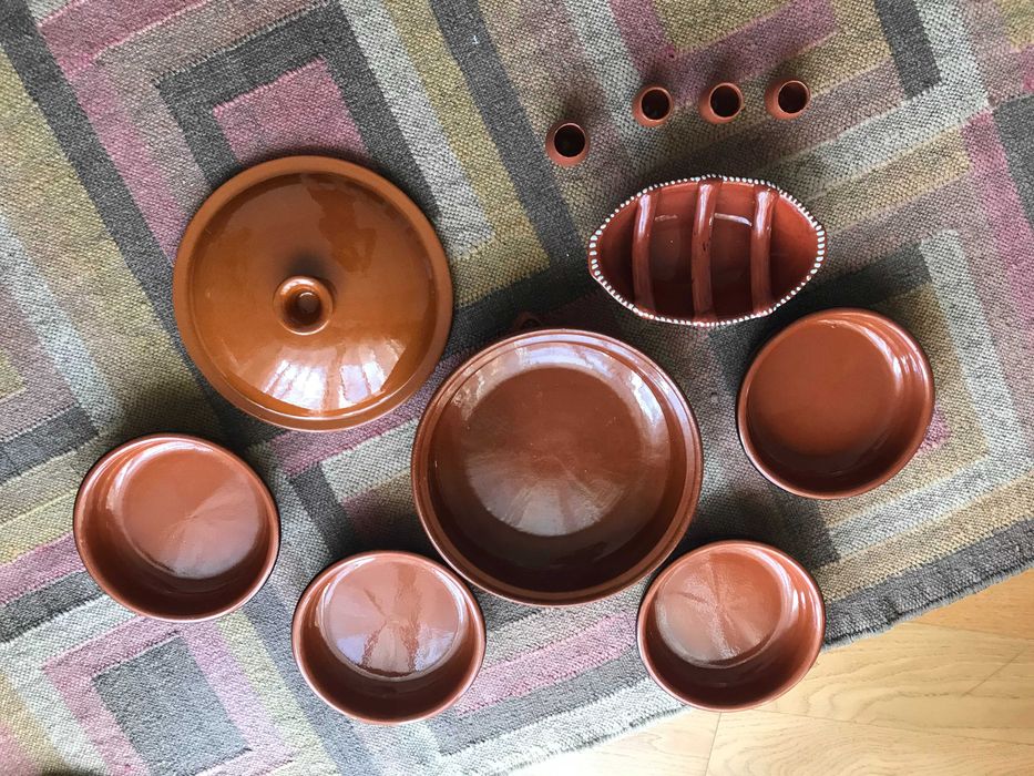 Conjunto de peças em barro