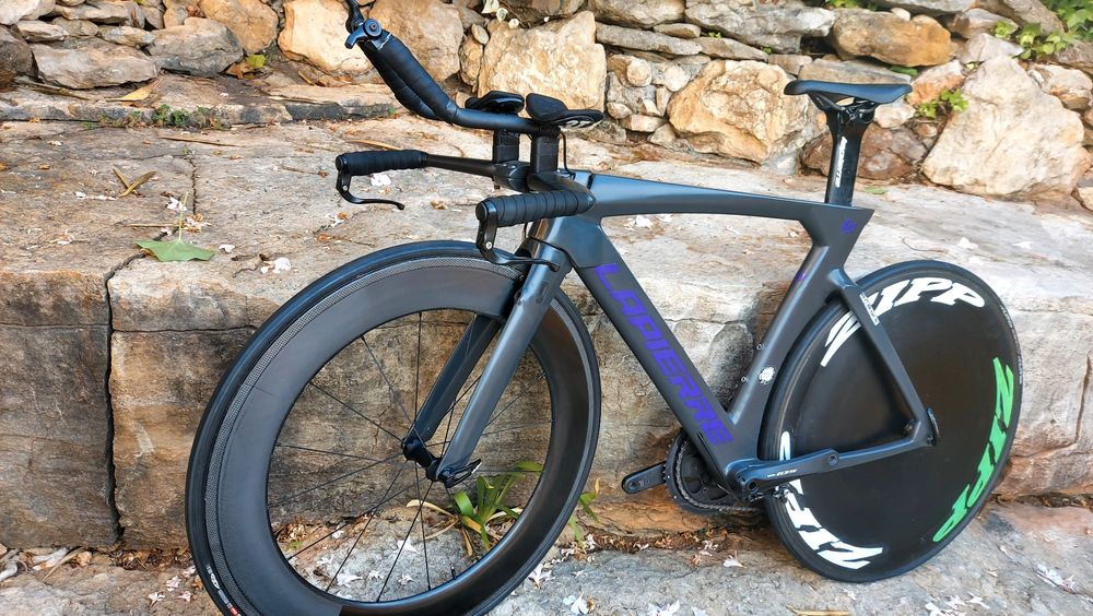 Rodas de carbono contrarelógio