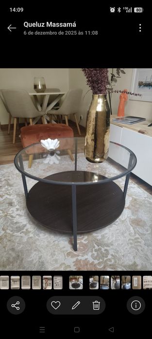 Mesa de centro, em vidro e estrutura metálica