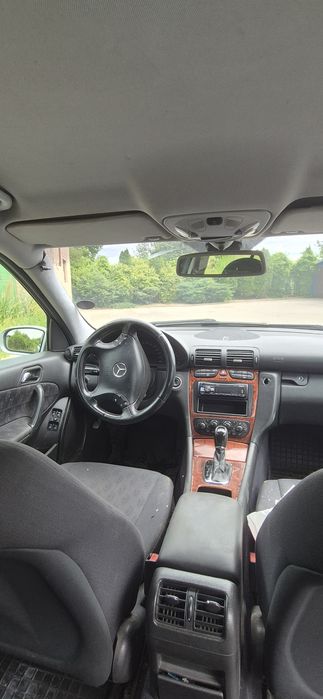 Mercedes c 2.2 diesel automat,hak